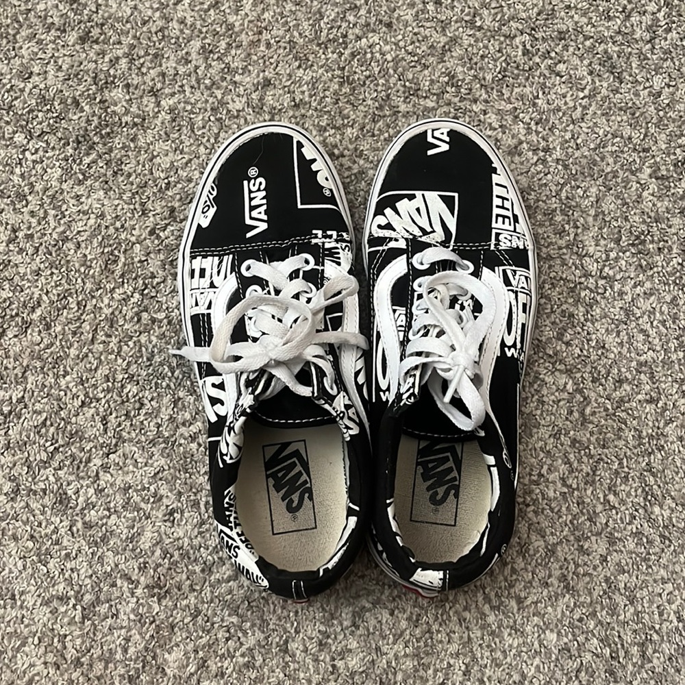 Vans New School, slightly used. US Women’s size 7.5